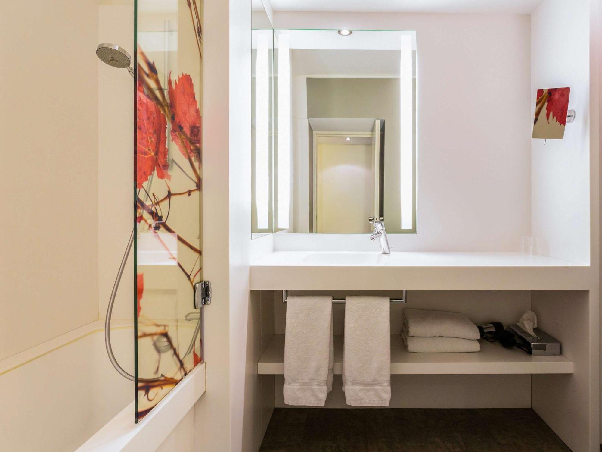 Mercure Centre Hotel 4*