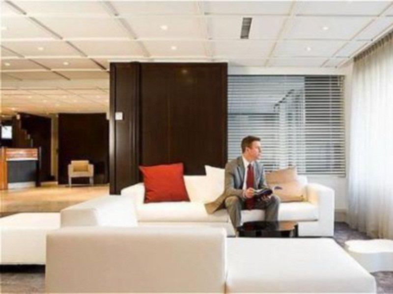 Mercure Centre Hotel 4*